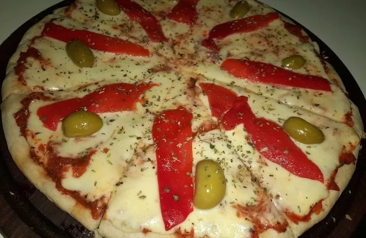 Pizza muzza con morrón